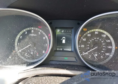 2017 Hyundai Santa Fe Sport 2.4L z USA, uszkodzony, nr VIN 5XYZU3LB9HG409453